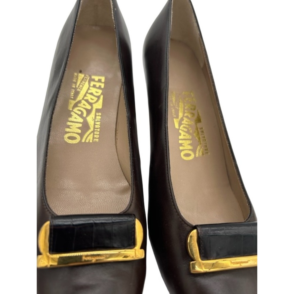 Vintage Salvatore Ferragamo Pumps Women's Size 6.5 AA Brown Leather Gold Buckle - Picture 5 of 6
